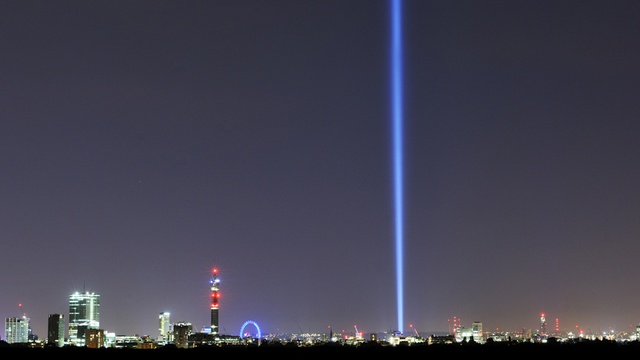 spectra, Ryoji Ikeda, 2014.  View from Primrose Hill.  image credit - Thierry Bal
